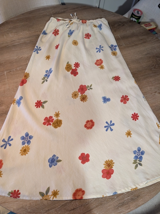 Dresses & Skirts - Women's A Line Floral Cotton Blend Skirt in Cream with Red, Blue & Gold Flowers